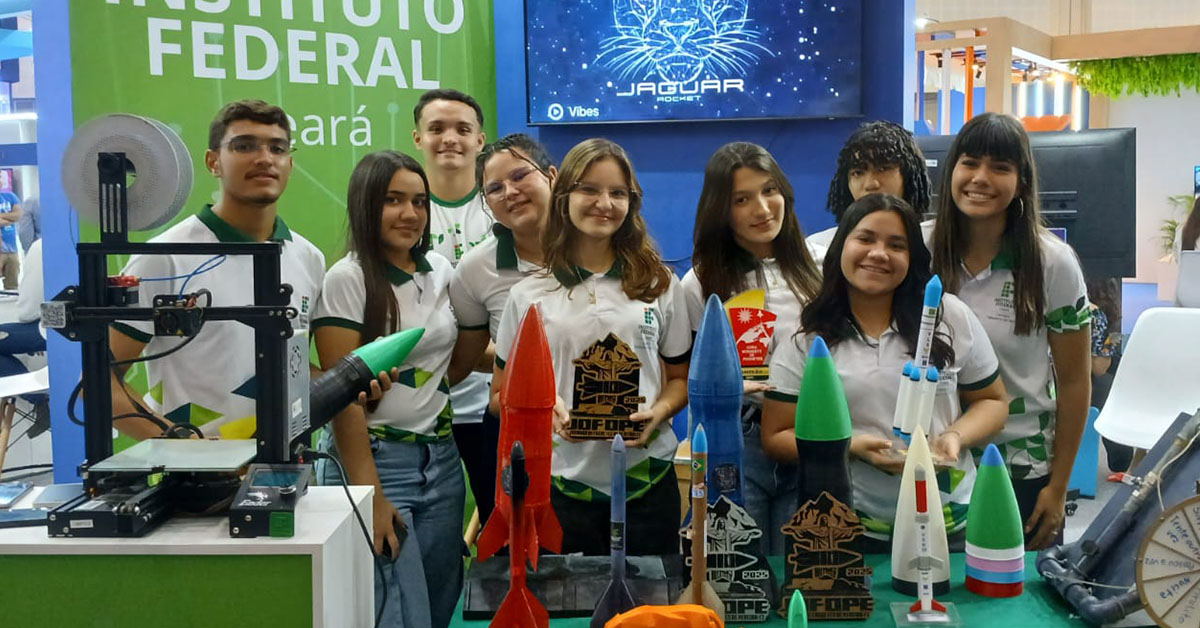 Como a Equipe Jaguar Rocket do IFCE Tabuleiro do Norte Conquista o Cenário Tecnológico no Centro de Eventos do Ceará