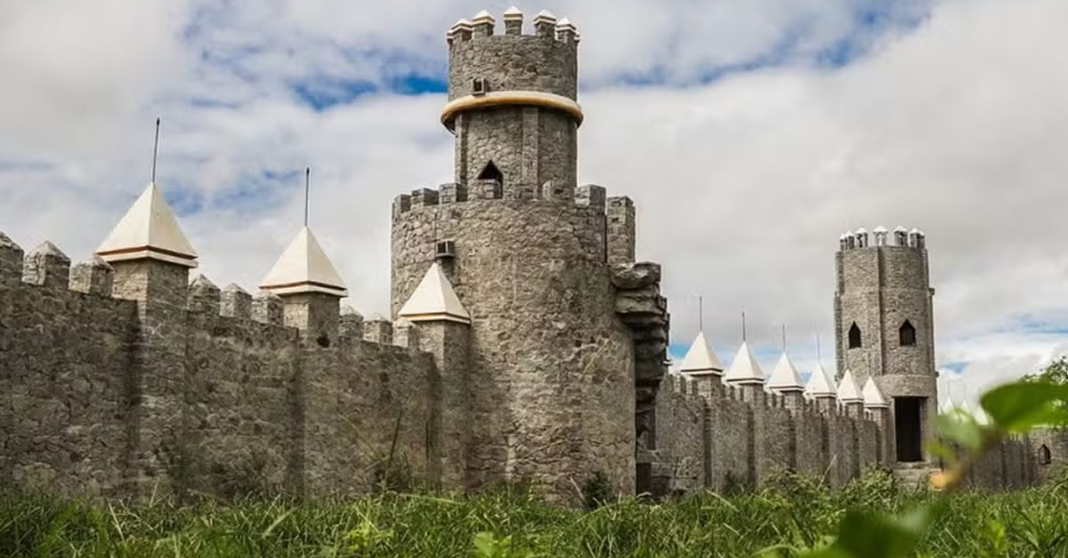 Conheça a Fascinante Cidade Medieval da Fazenda Thanks em Umirim